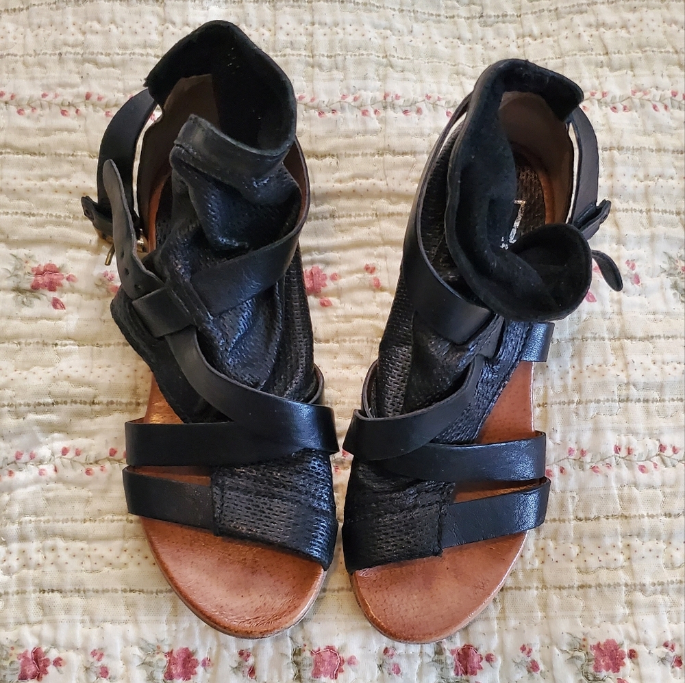 MIZ MOOZ sandals
